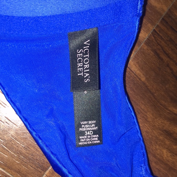 Victoria’s Secret very sexy push up bra - Picture 4 of 8